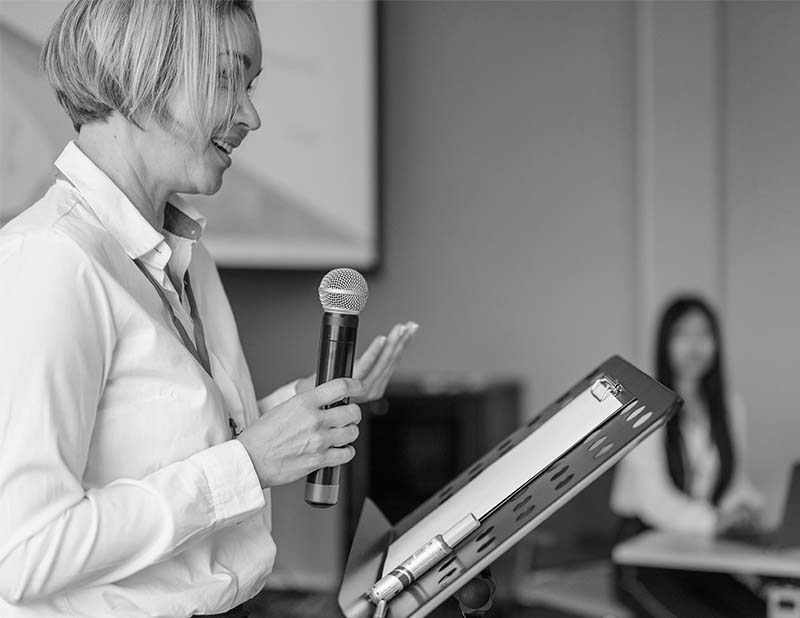 coach présentant ses outils d'évaluation